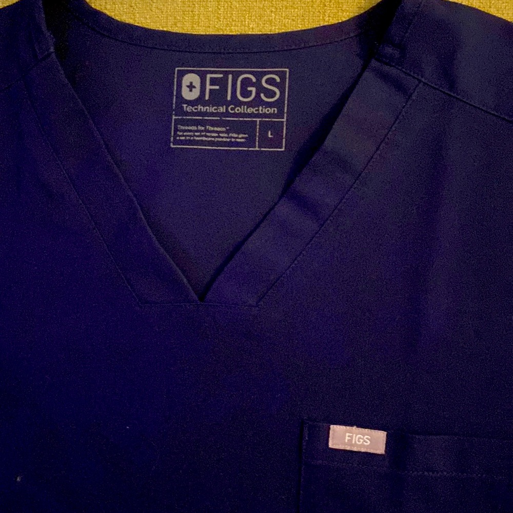 Men’s scrub tops